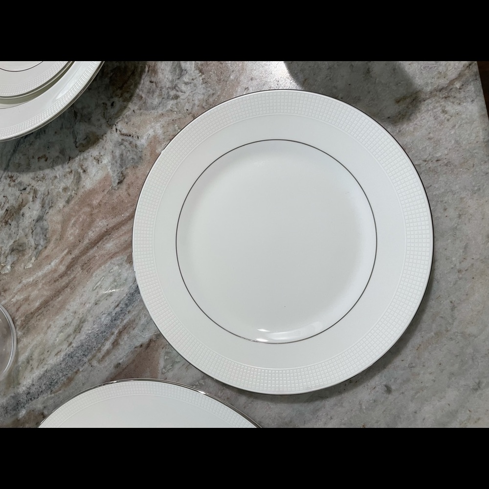 16 appetizer plates - Picture 2 of 3